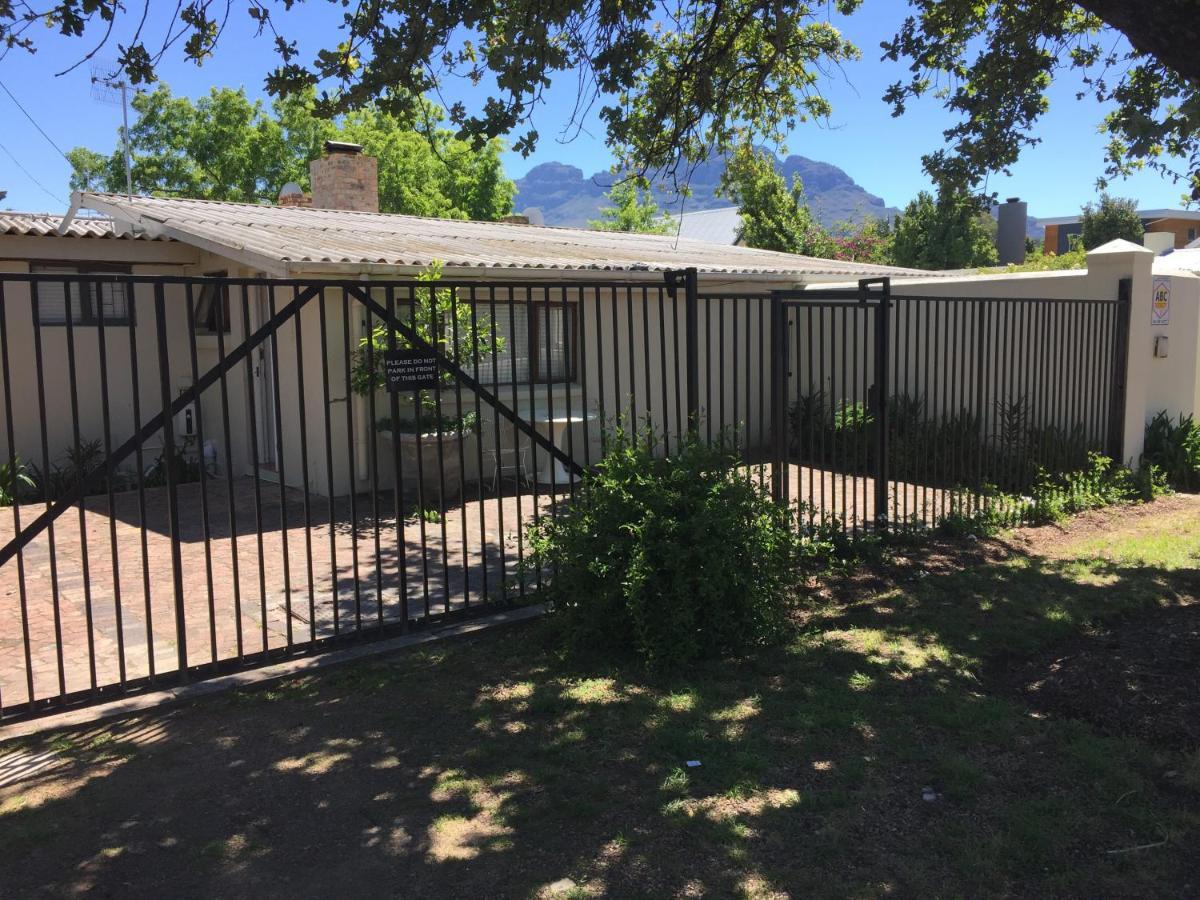 Ferienwohnung Just A Bed Stellenbosch Exterior foto
